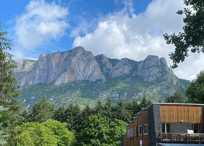 Les De Beille Les Cabannes (Ariege)